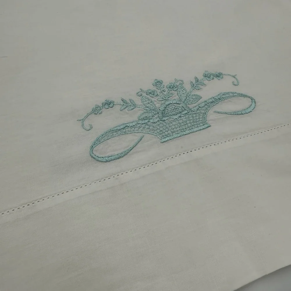 Set of 2 Embroidered Blue Flower Basket‎ White Pillow Cases Covers Bedroom Vtg